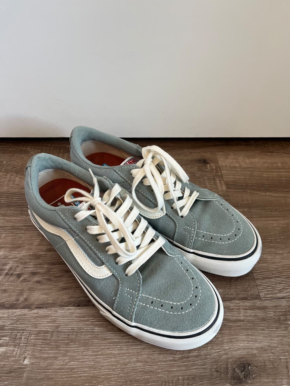 Vans Sk8-Low Reissue SF Women's 8.5 Sage Green Canvas Suede Sneaker White Side S